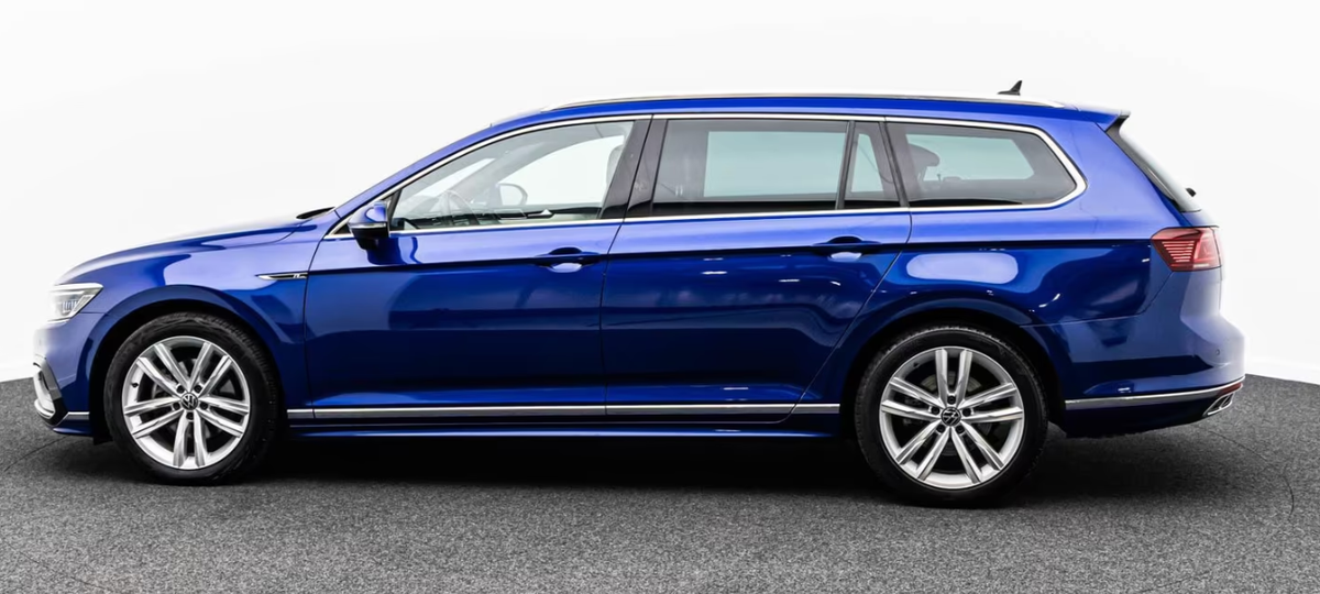 Volkswagen Passat SW VIII 2.0 TDI EVO 200ch R-Line 4Motion DSG7 Bleu Lapiz Attelage