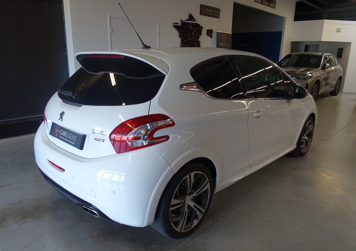 Peugeot 208 1.6 GTI 200ch BVM6