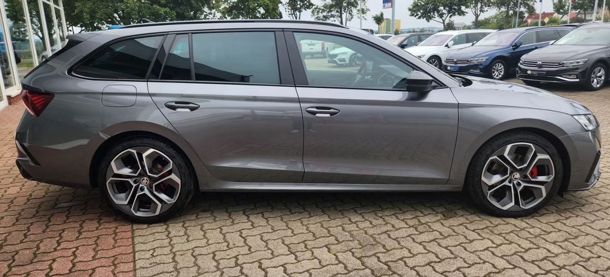 Skoda Octavia Combi IV 2.0 TDI 200ch RS 4x4 DSG7 Attelage