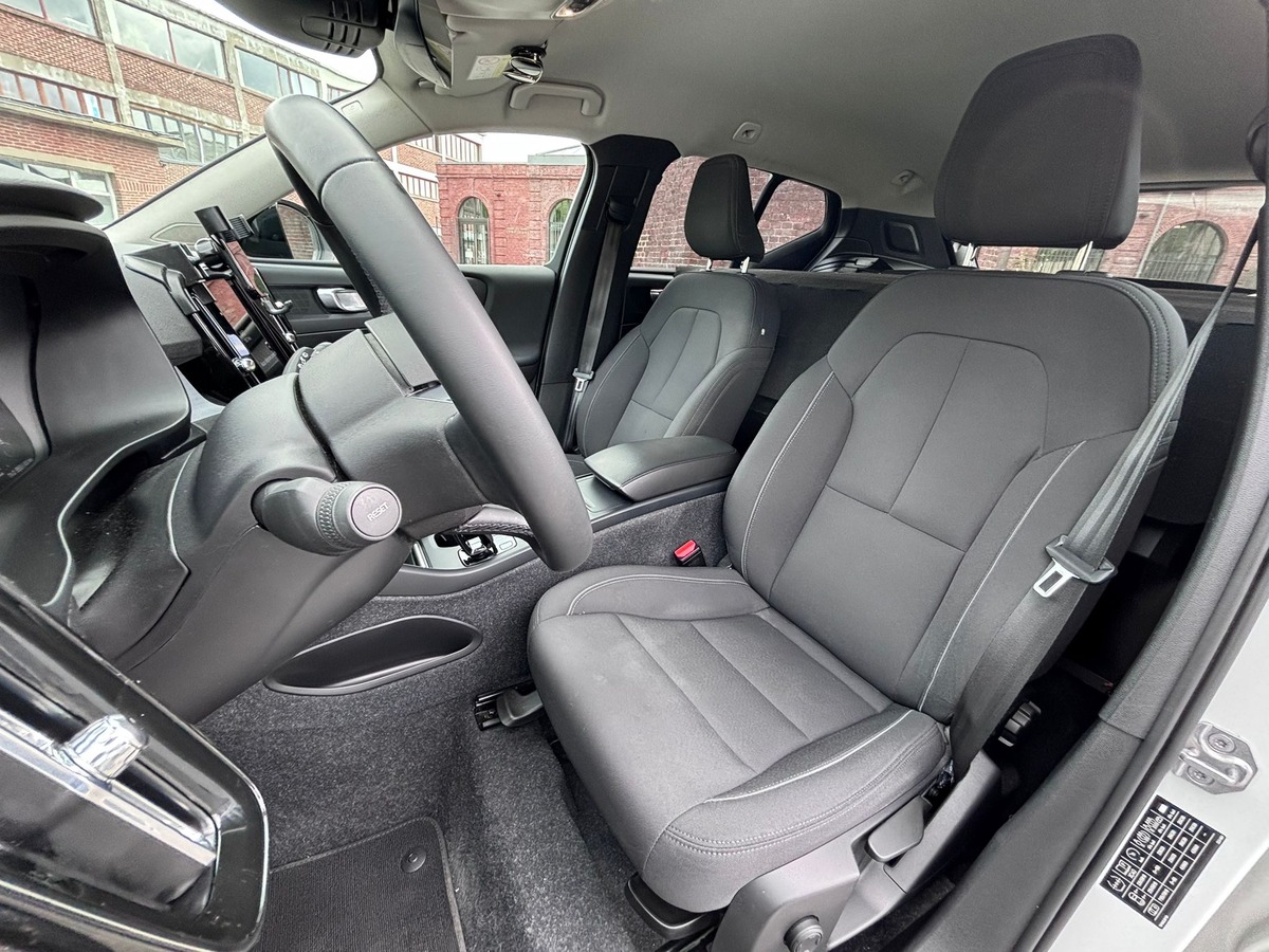 Volvo XC40 2.0 T6 HYBRID - TVA RECUPERABLE - Attelage électrique