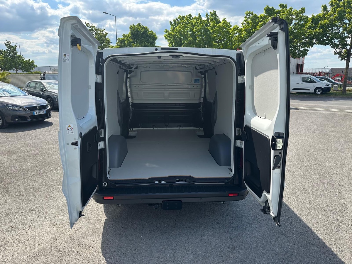 RENAULT Trafic L2H1 2.3 DCI 130CH GRAND CONFORT + ATTELAGE