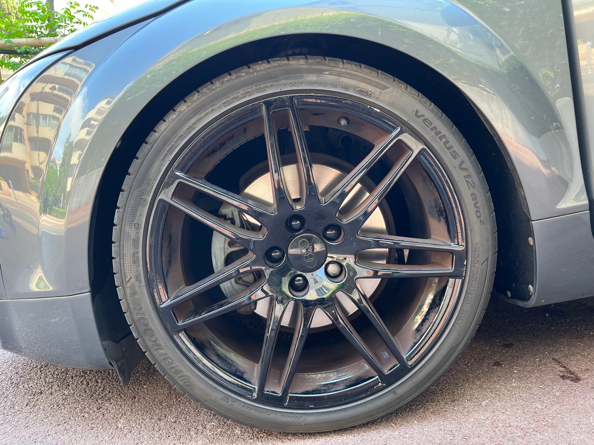 Audi TT 2.0 TFSI 200 cv / S line/  GPS / Jantes noires / Feux teintés  / intérieur cuir