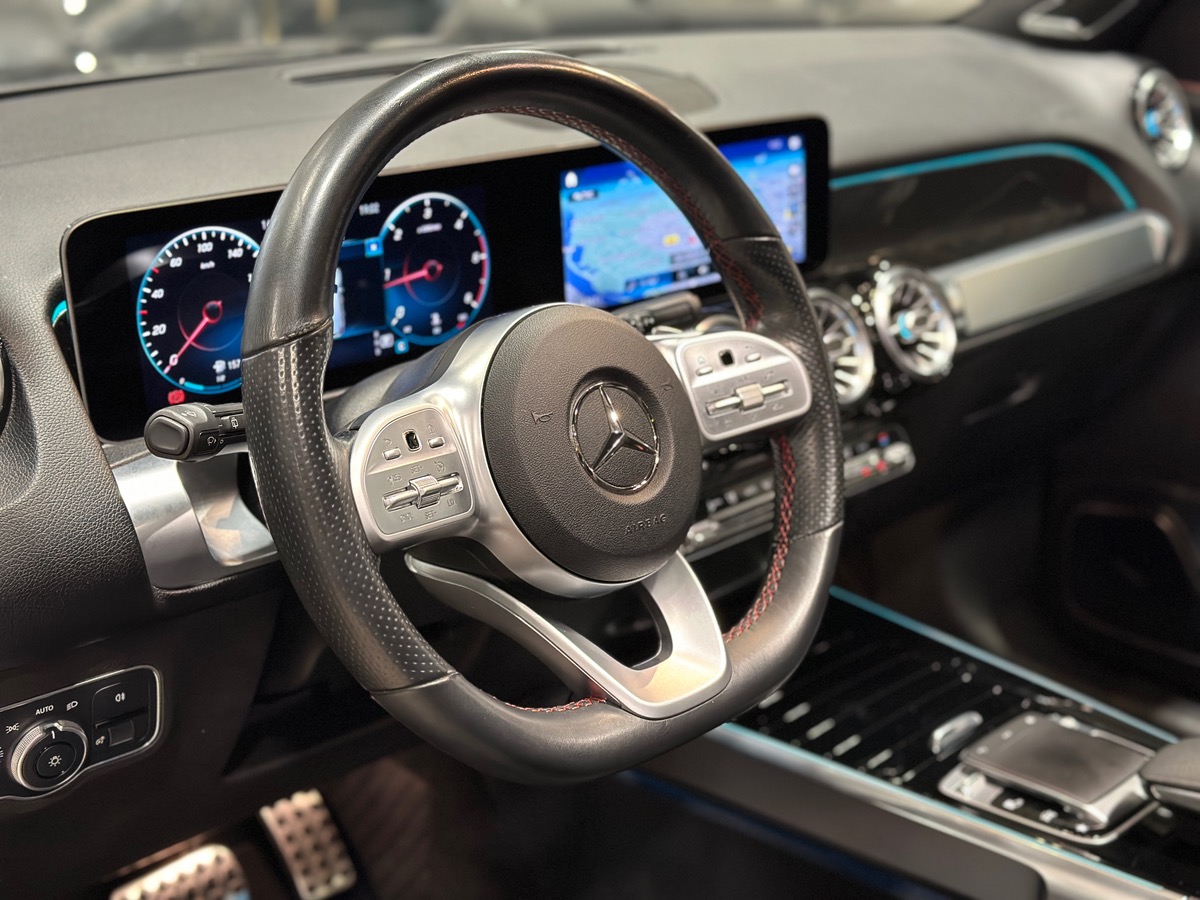 Mercedes-Benz GLB 220 d 190 AMG LINE 4MATIC 220d - 1ère Main / 7 places / TOIT PANO / HIFI BURMESTER