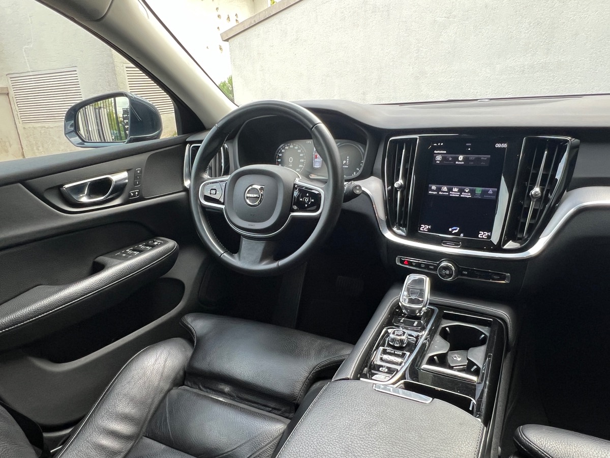 Volvo V60 II Inscription T8 2.0 Ti 16V 392 Plug in Hybrid AWD Geartronic8 303 cv