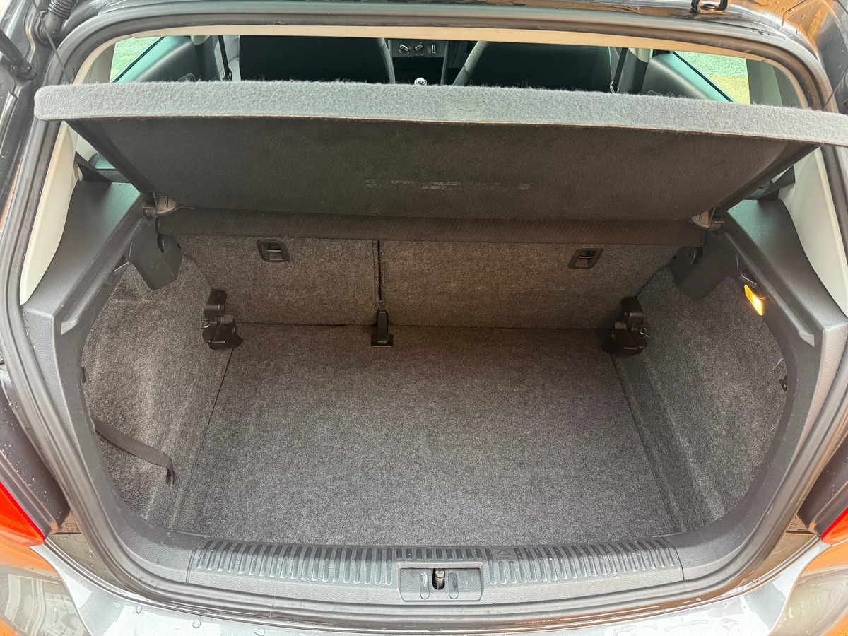 Volkswagen Polo V 5 portes 1.4 i 86 CH VOLANT A DROITE