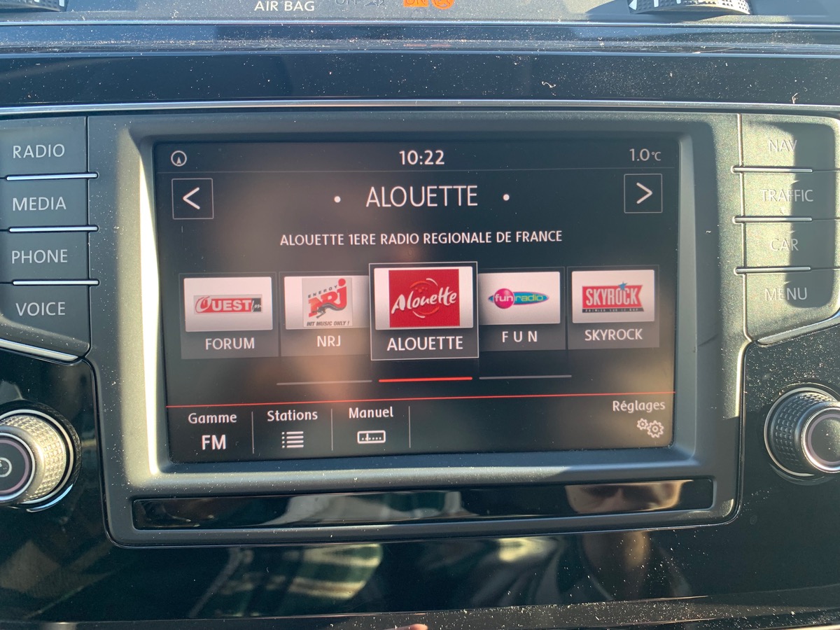 Volkswagen Touran 110 ch | 7 Places | Attelage | GPS | Radar de Stationnement Avant et Arriére