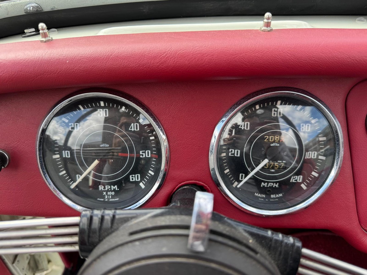 Triumph TR 3 "Petite bouche" 2.0 100cv 1957
