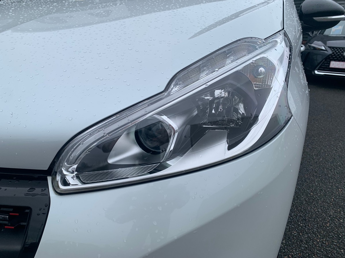 Peugeot 208 110 ch | GT Line | Régulateur de vitesse | Apple car Play Android Auto