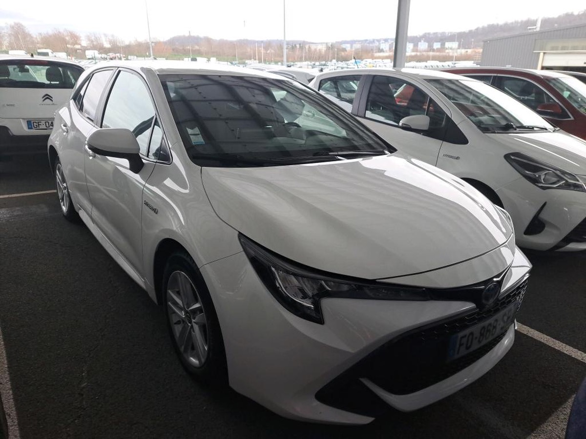 Toyota Corolla 122h hybride dynamic business 2