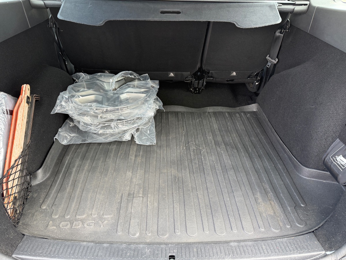 Dacia Lodgy 1.3 TCe FAP 130 cv Stepway, 5 places, Suivi Complet