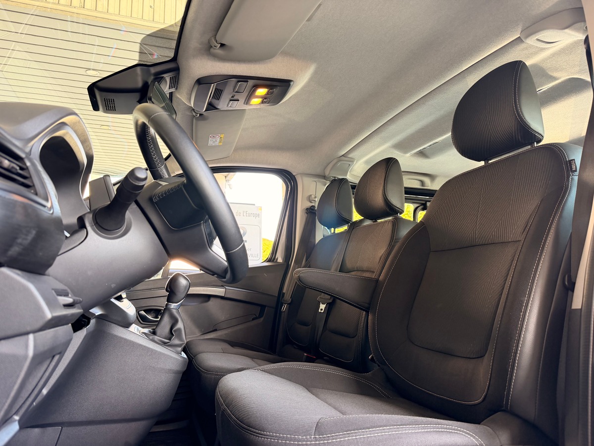 Nissan Primastar (X82) Combi L1H1 2.8T 2.0 dCi DCT6 150 cv Boîte auto