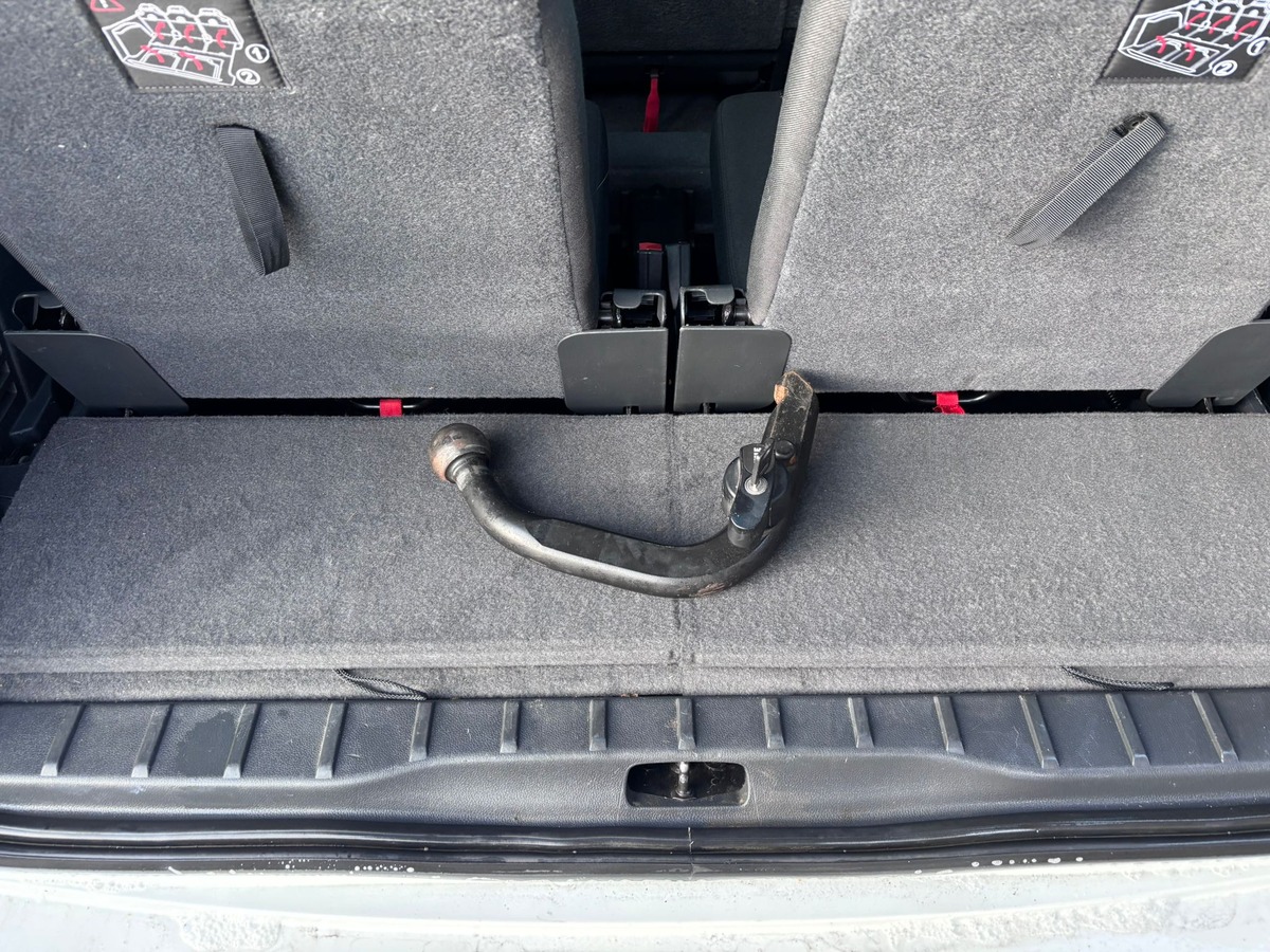 Peugeot 5008 1.6 HDi Allure 7 Places - Attelage - Révisé - Garantie