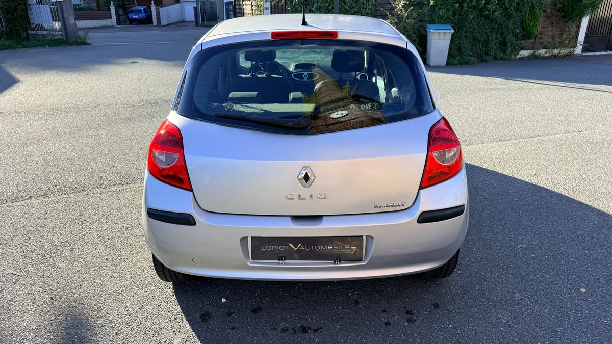 RENAULT Clio III 1.6 110cv Dynamique confort - Boite automatique - Garantie