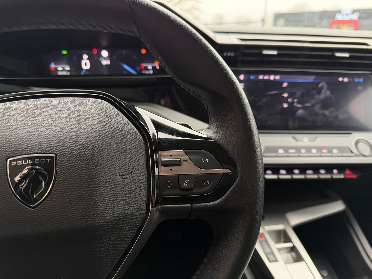 Peugeot 308 Active Business 1.2 EAT8 S&S 130 cv Boîte auto - Entretiens Peugeot