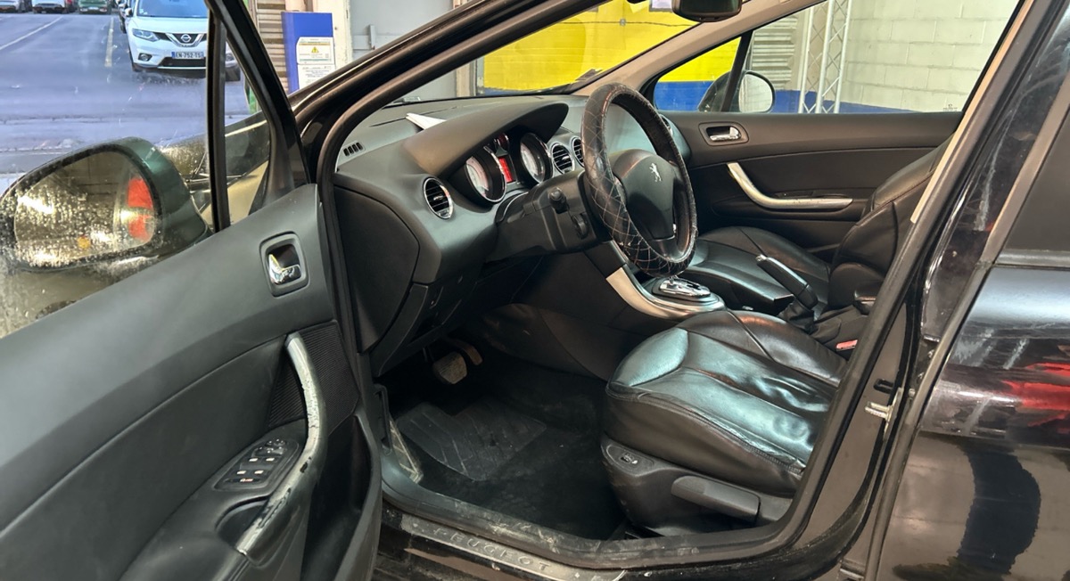 Peugeot 308 sw 2.0 hdi 138cv boite auto