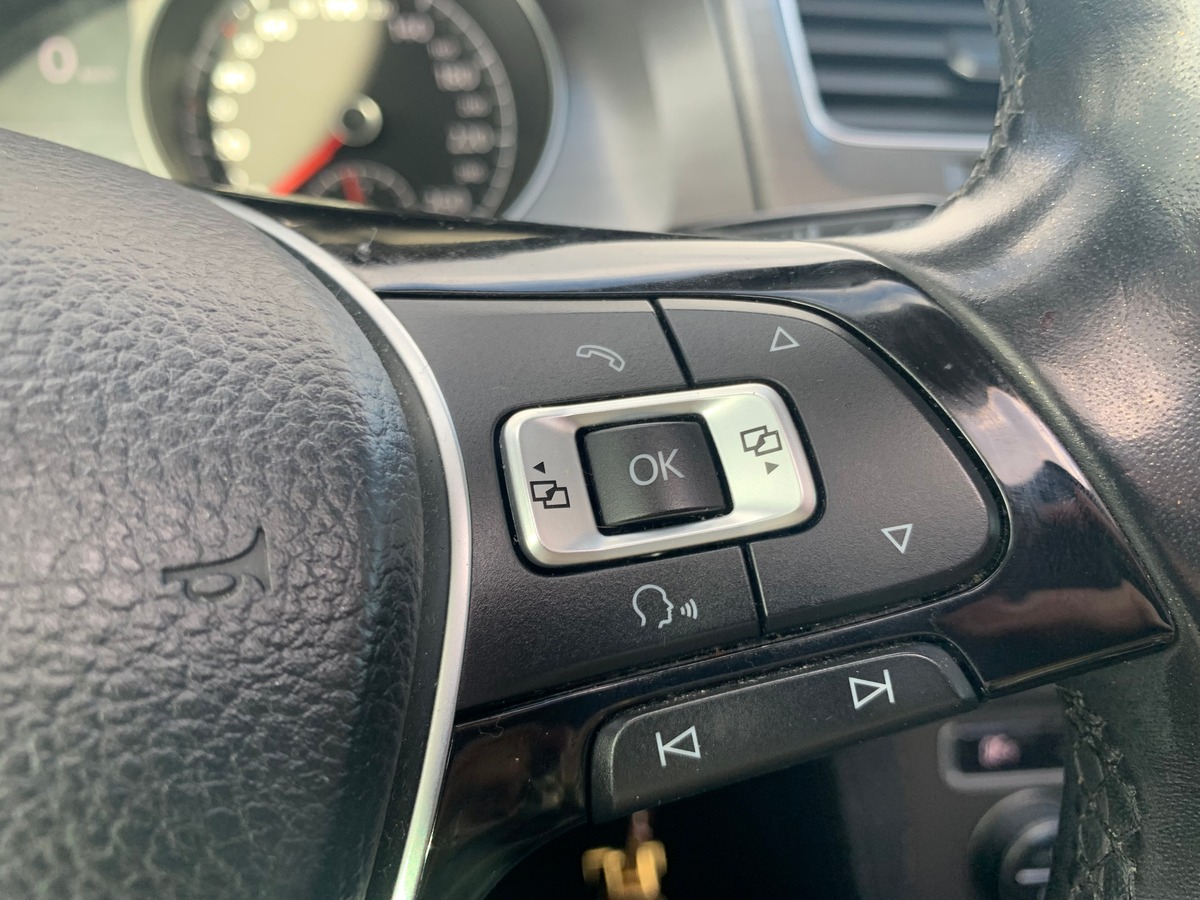 Volkswagen GOLF 7 105 ch | Confortline | Toit ouvrant | Régulateur de vitesse | Radar avant et arriére