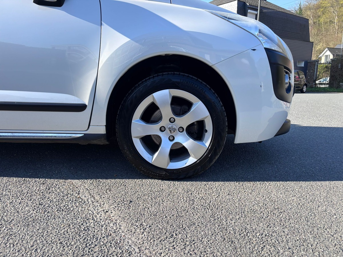 Peugeot 3008 1.6 HDi 110CH Style - Attelage - Révisé - Garantie