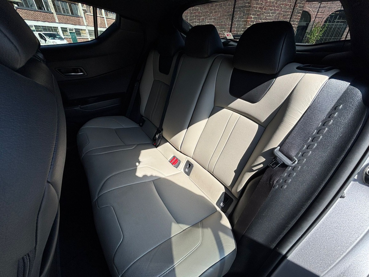 Toyota TOYOTA C HR 122ch Collection 2WD E-CVT - Crochet d'attelage