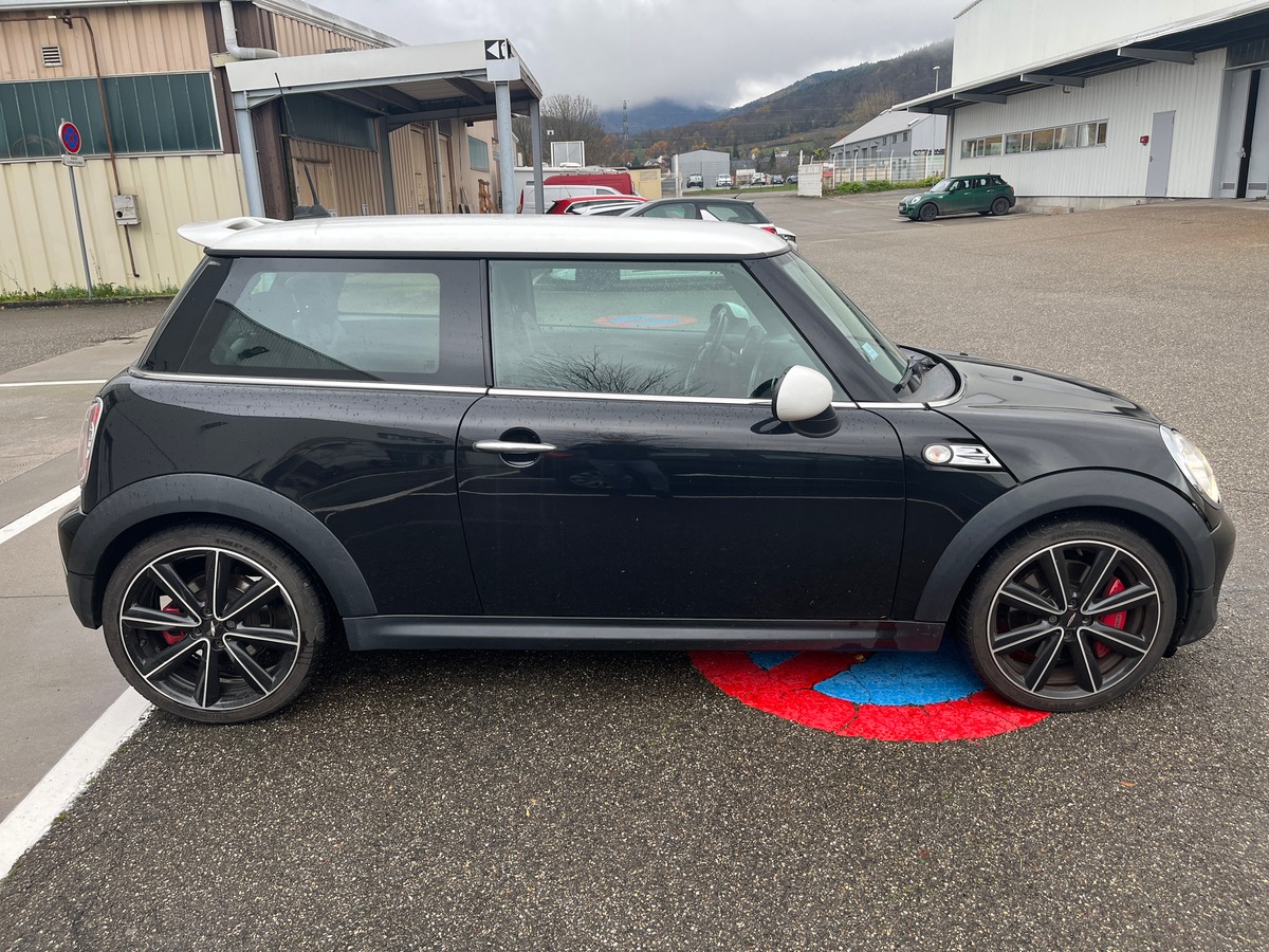 Mini Cooper JOHN COOPER WORKS 211ch, FEUX AUTOMATIQUE, RADAR, GPS