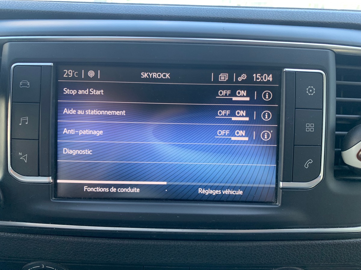 Toyota ProAce 120 chevaux | 3 Places | Medium | Apple car play | GPS | Régulateur de vitesse | Radar