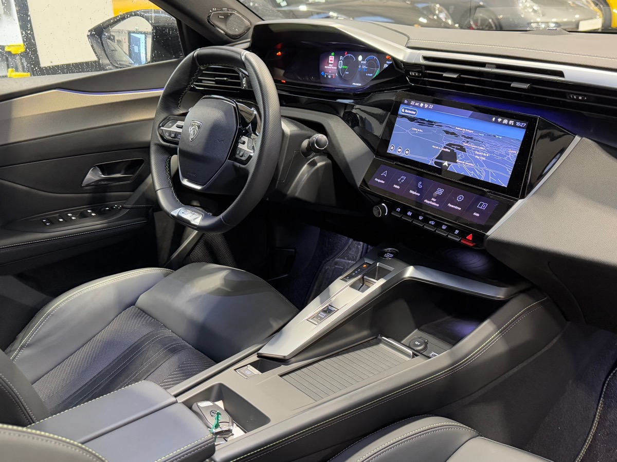 Peugeot 308 PHEV 180 e-EAT8 GT 1ERE MAIN TOIT OUVRANT PANORAMIQUE / FOCAL b