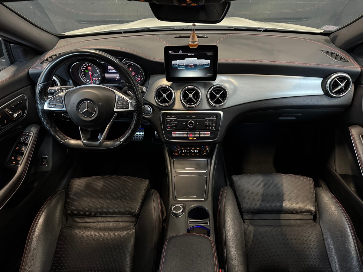 Mercedes Benz CLA Shooting Brake 220 d Fascination 4Matic 7G-DCT