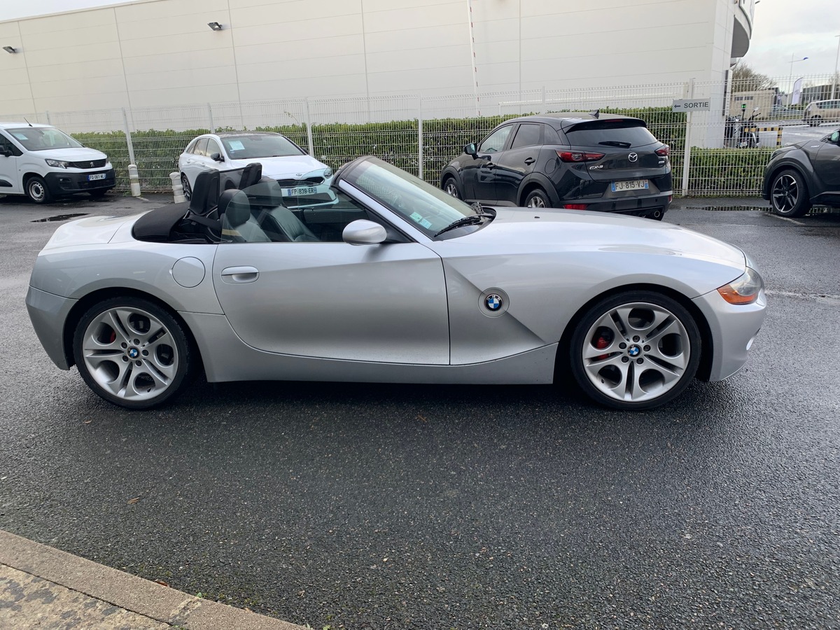 Bmw Z4 231 ch | 3.0L | Roadster | Cuir | GPS | Radar de recul | Climatisation | Pack Nord