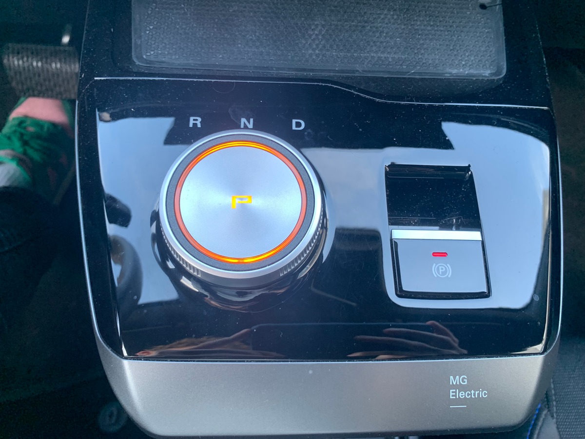 MG MG4 245 | 77 Kwh | Luxury | Apple car Play | Caméra | Siéges chauffants | Régulateur adaptatif