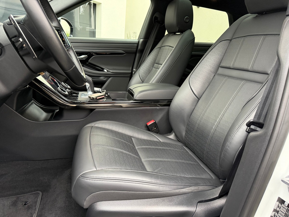 LAND ROVER EVOQUE P300E PHEV AWD R-DYNAMIC HSE / TVA / FRANCAIS / 1ERE MAIN / 18328 KMS