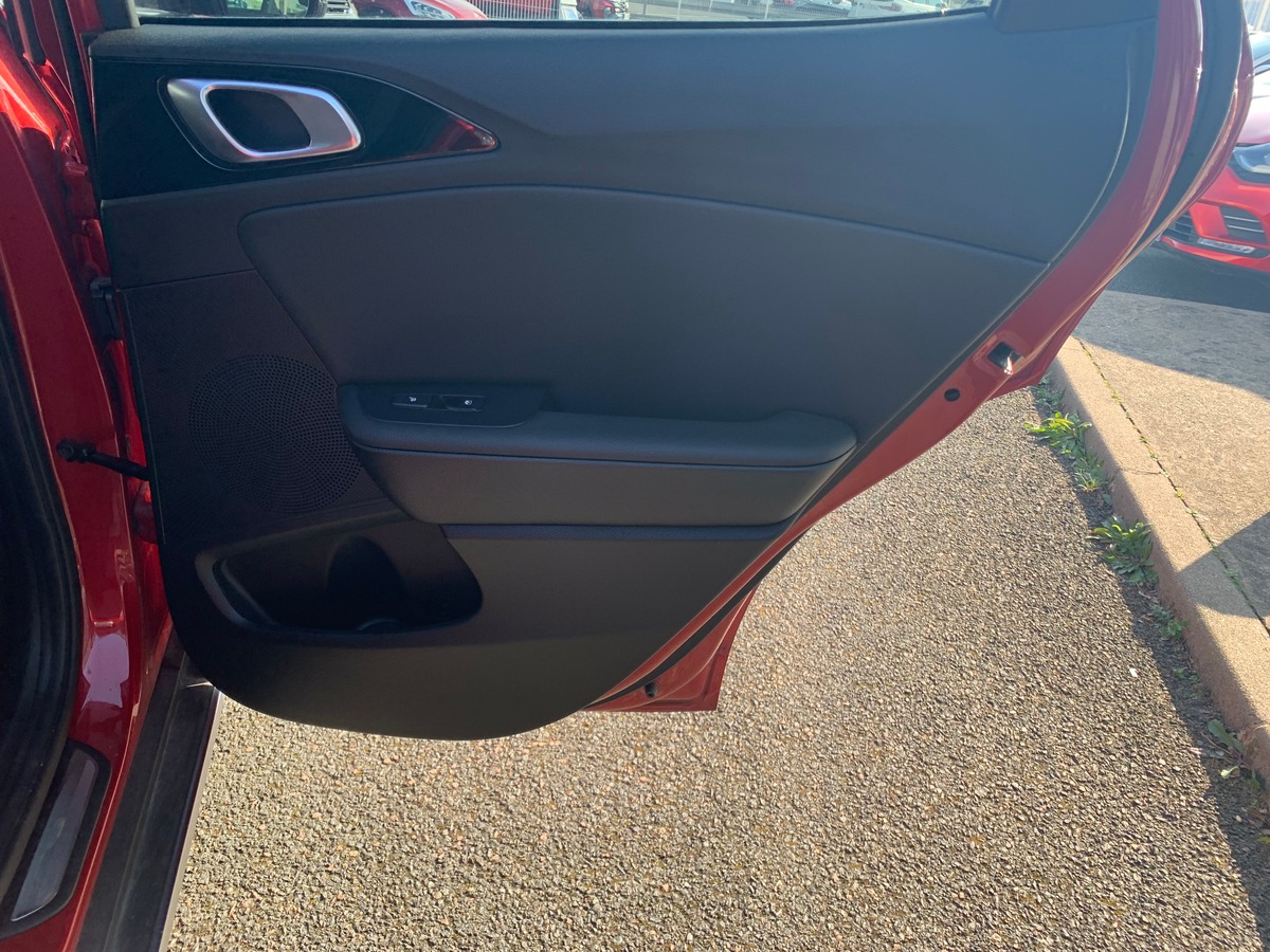 Kia XCeed 141 |Premium | Toit ouvrant | Siéges chauffants climatisés | Caméra recul | Apple car Play