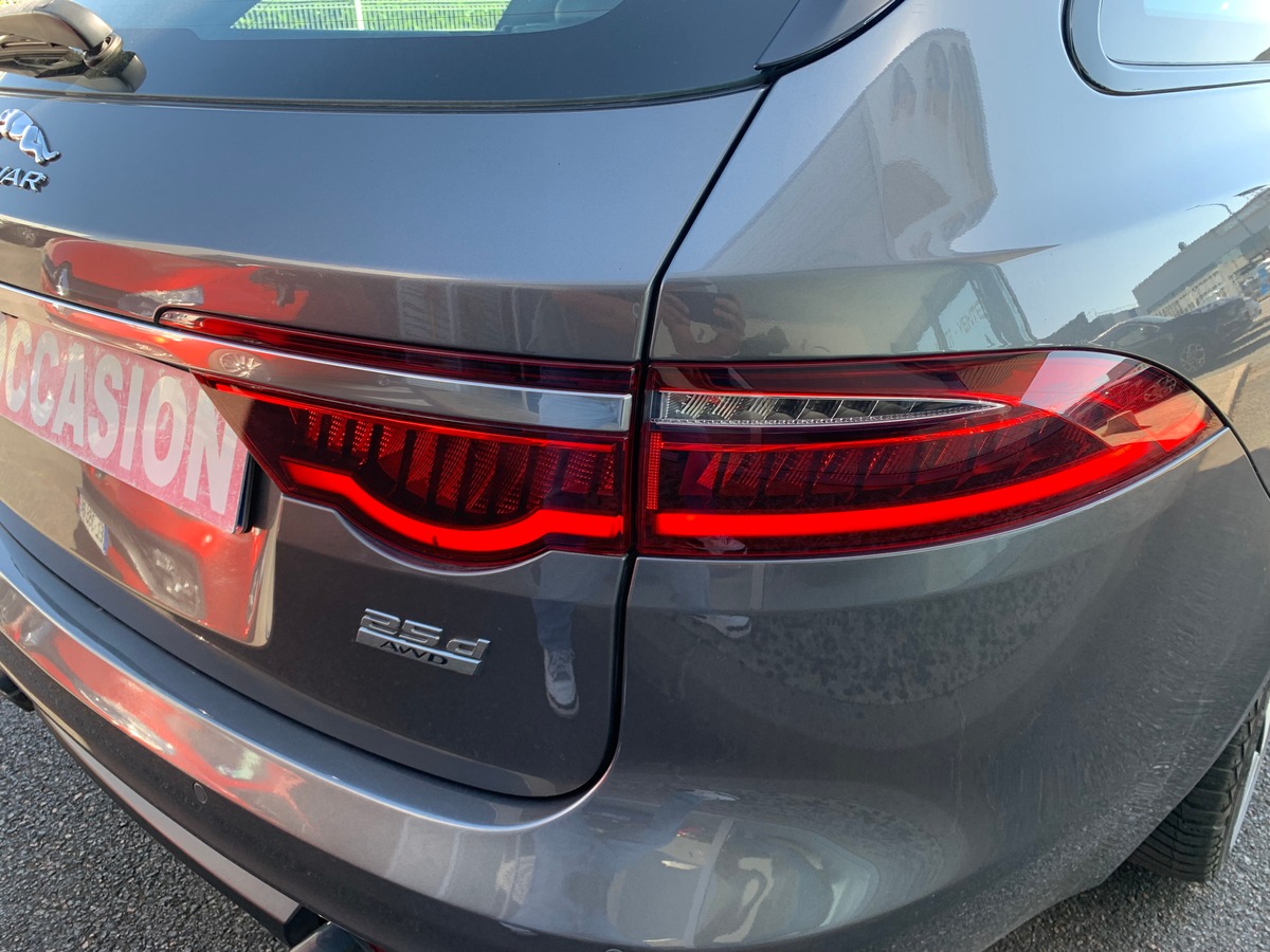 Jaguar XF Sportbrake 240 ch | R Sport | AWD | Toit panoramique | Caméra de recul | Apple car play