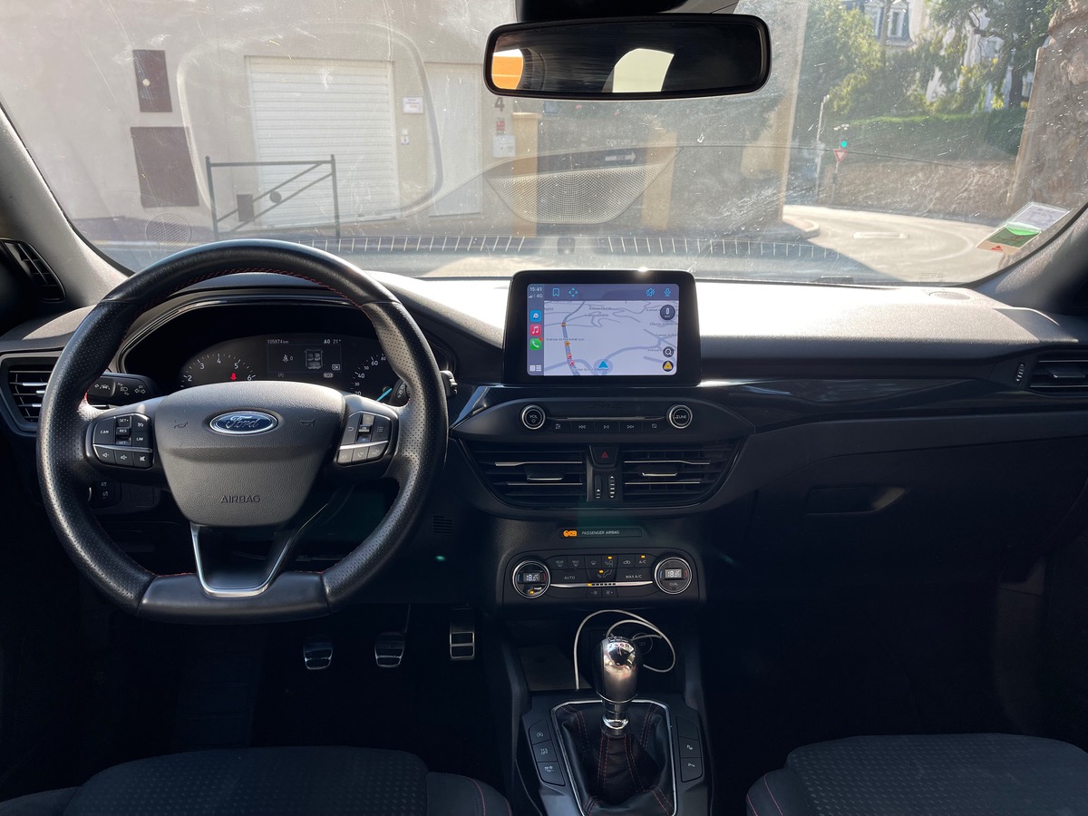 Ford Focus 1.0 SCTI 125 CV / ST LINE / Phase 2 / CarPlay / Caméra / Jantes /