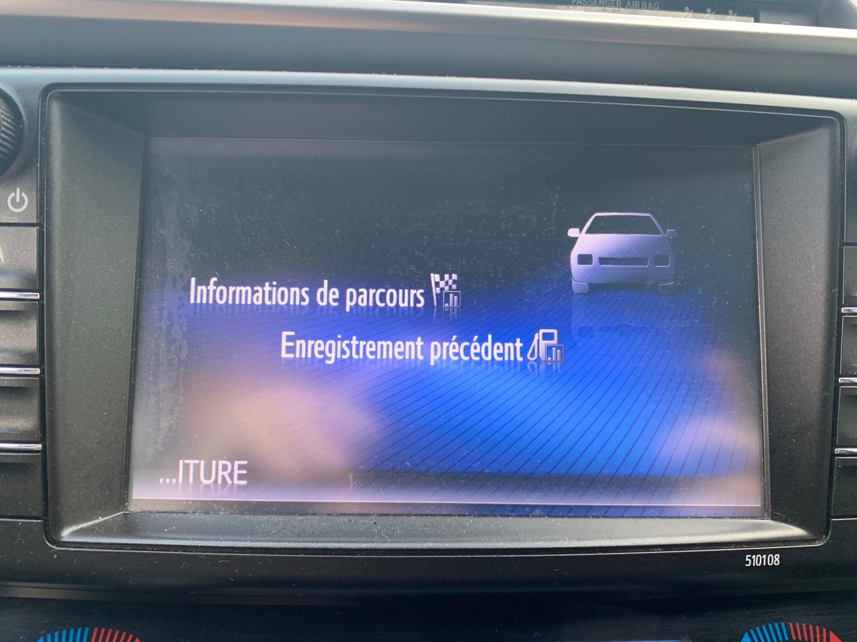 Toyota RAV4 143 | DESIGN | D-4D | 2WD | GPS | Caméra recul | Sièges avant sport | Régulateur vitesse