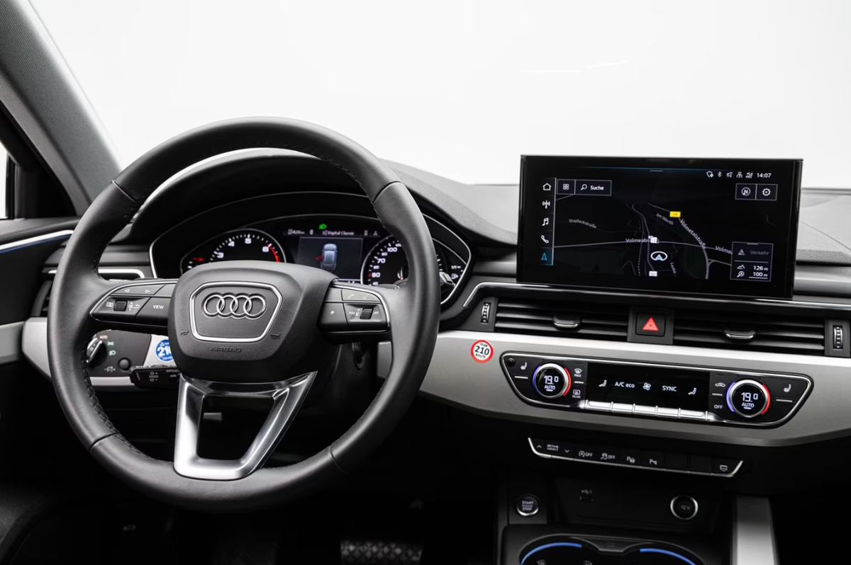Audi A4 Avant V 45 TFSI 265ch Advanced quattro S tronic 7 Bleu Navarre Caméra 360