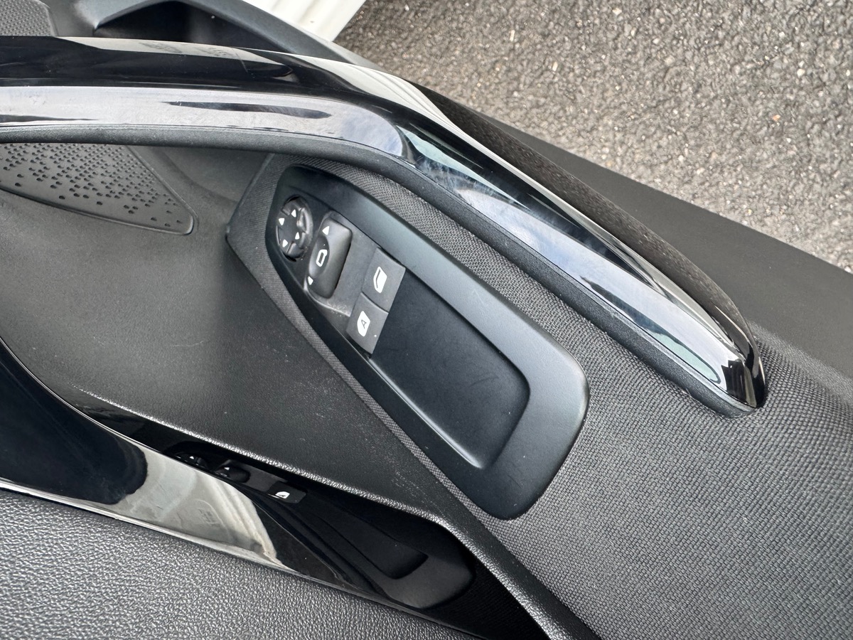 Peugeot 208 1.5 BHDI 100CH PREMIUM PACK / PRIX TTC / 7000€ HT