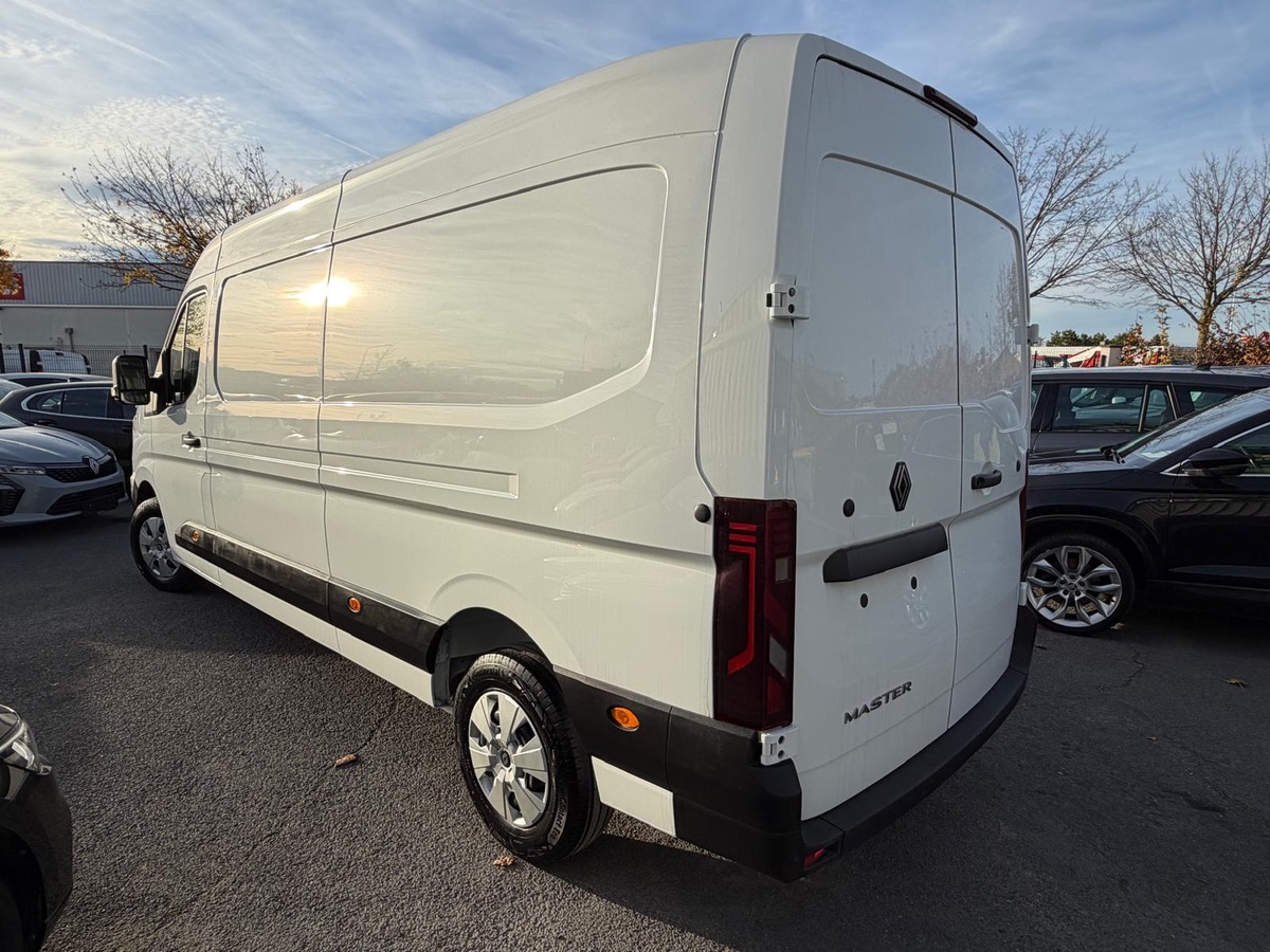 RENAULT Master L3H2 3T5 2.3 BDCI 150CH BVM6 GRAND CONFORT