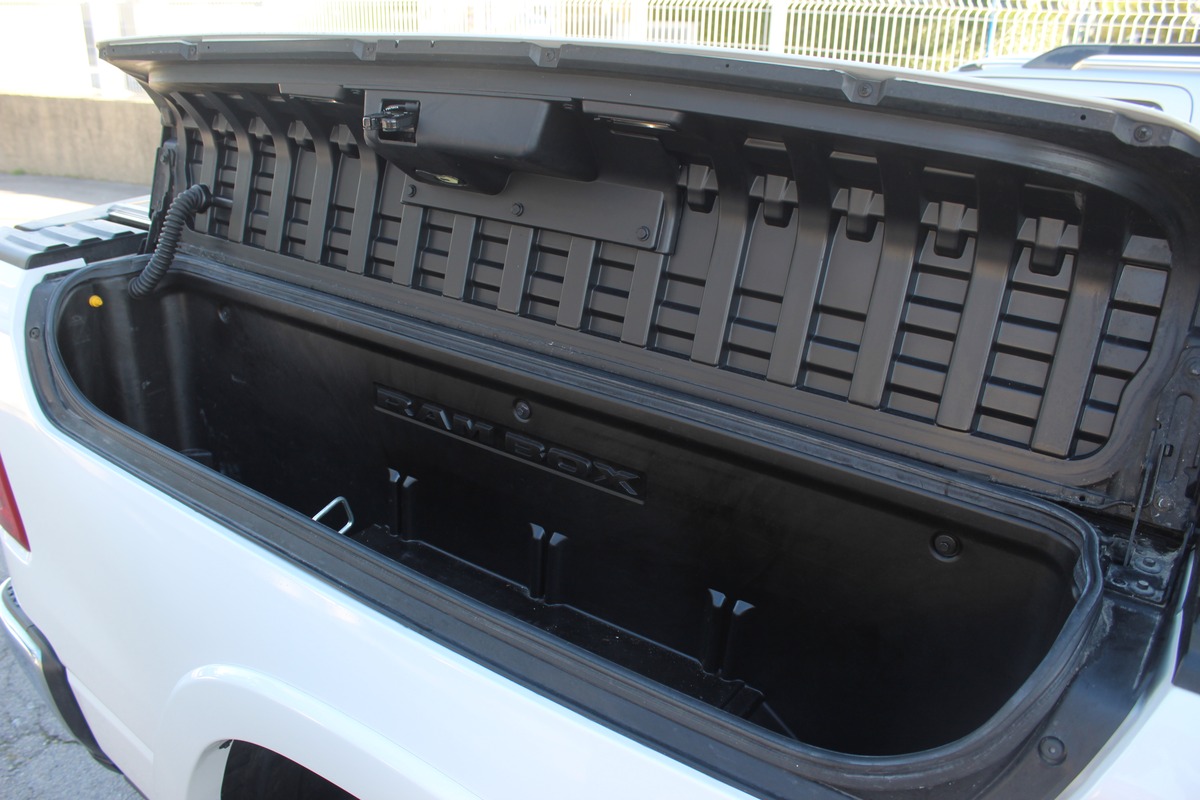 Dodge RAM CREW CAB 1500 5.7 V8 396 ch LARAMIE EDITION LONGHORN / RAM BOX / CARPLAY / ATTELAGE / E85