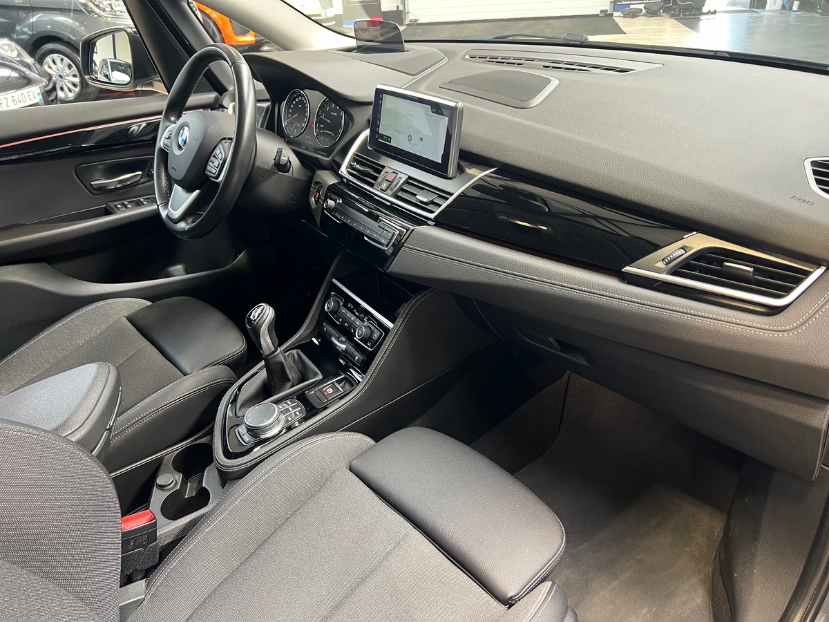 Bmw Série 2 ActiveTourer (F45) 216i 109 ch Finition SPORT