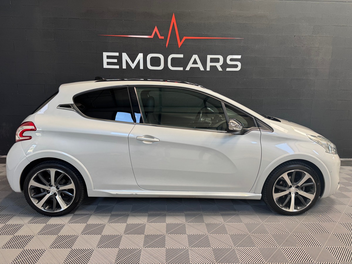 Peugeot 208 XY JBL 1.6 e-HDi 115 BVM6 Park Assist