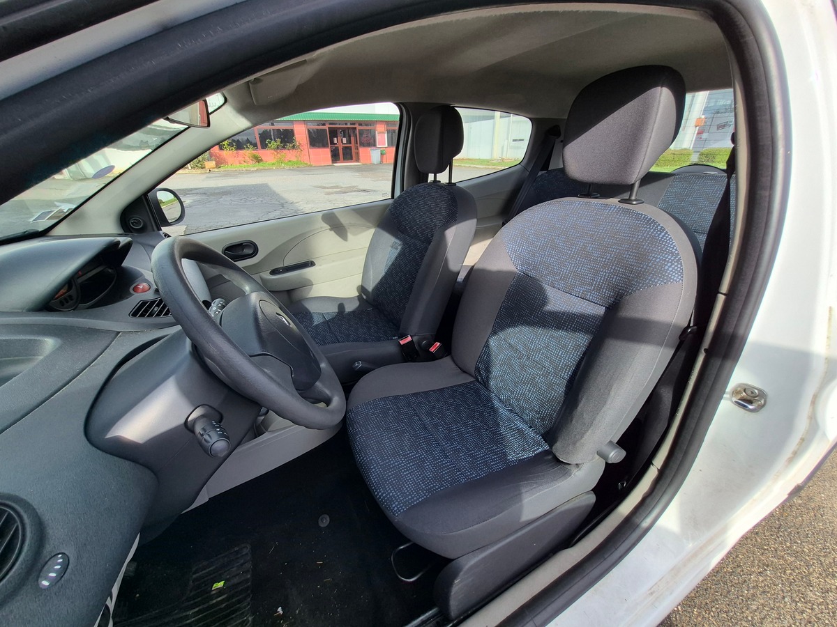 RENAULT Twingo II 1.2 60