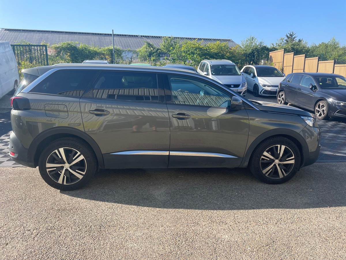 Peugeot 5008 1.5 BlueHDi EAT8 130 cv Boîte auto CARPLAY - 7 PLACES - CLIM AUTO - CAMERA DE RECUL
