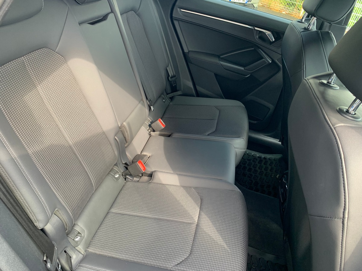 Audi Q3 150 ch | S-Line | Caméra de recul | Apple car Play Android Auto | GPS | Régulateur vitesse