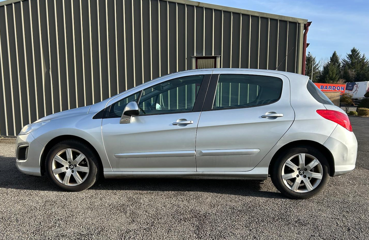 Peugeot 308 eHDI 1.6 (112 ch)