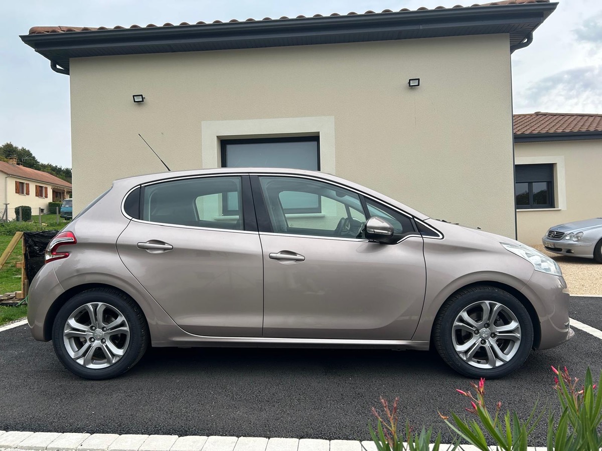 Peugeot 208 1.6 eHDi Allure