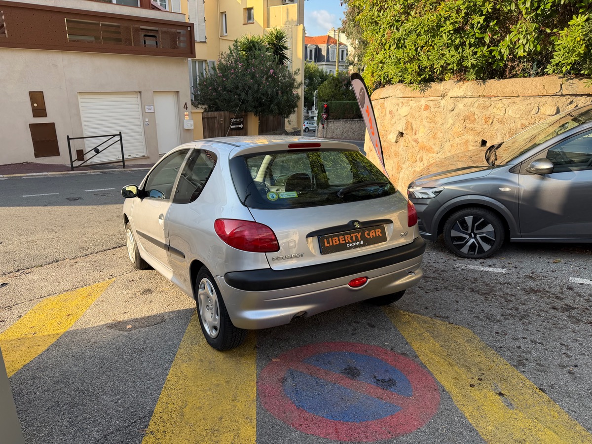 Peugeot 206 1.4 i 75 CV Xr /Deuxièmes Mains / Boite Auto / Km Réel
