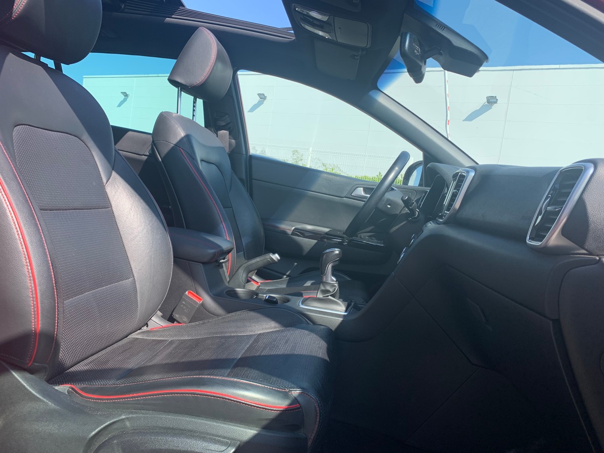 Kia Sportage 136 | GT LINE | Toit panoramique | Caméra recul | GPS | Régulateur vitesse | Attelage