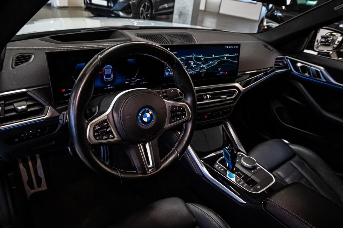 Bmw i4 M50 544ch xDrive GranCoupé Toit ouvrant Gris M Brooklyn