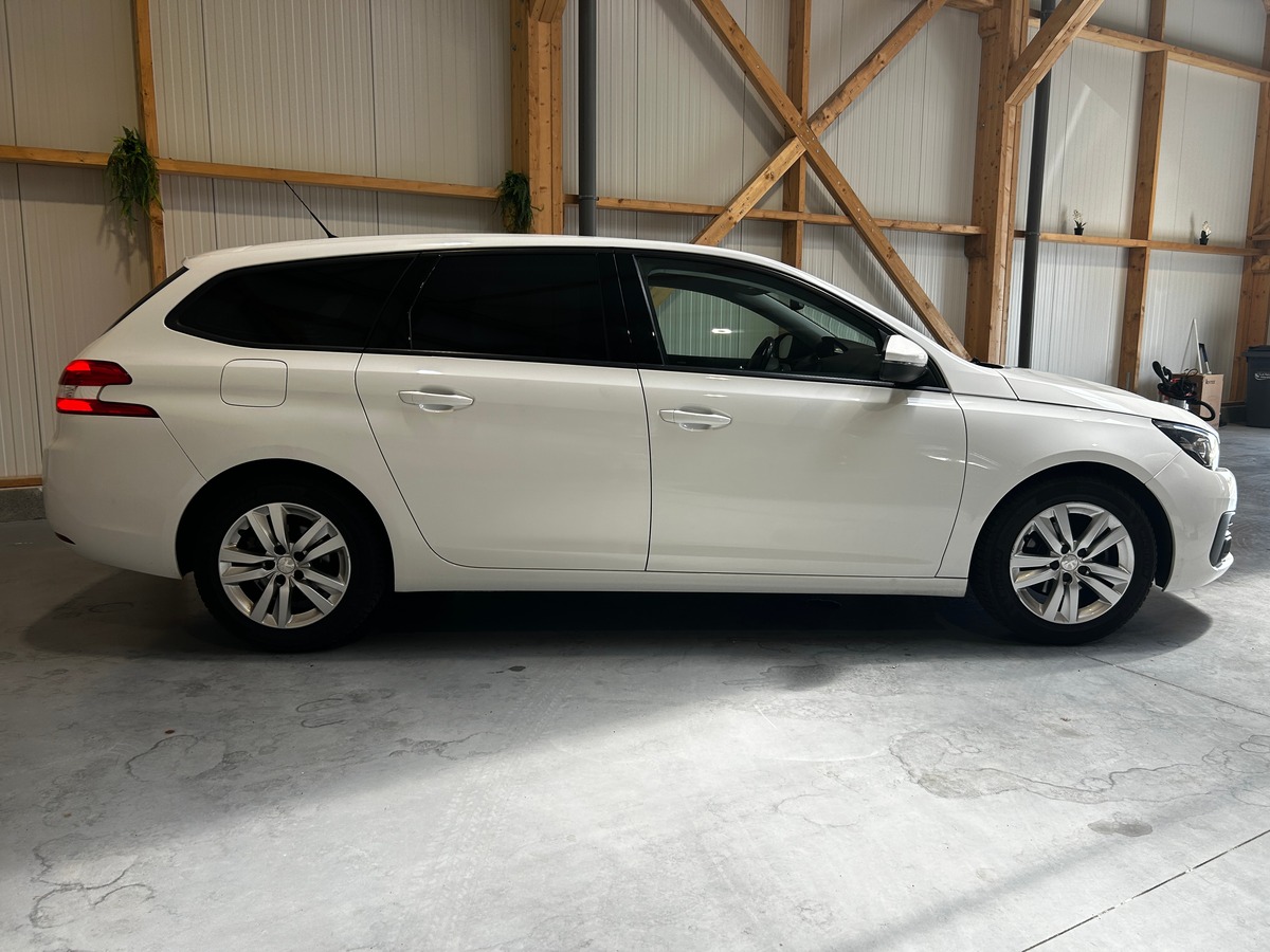 Peugeot 308 SW Phase II 1.5 BlueHDi 100 cv / DISTRIBUTION ET VIDANGE OK / GARANTIE
