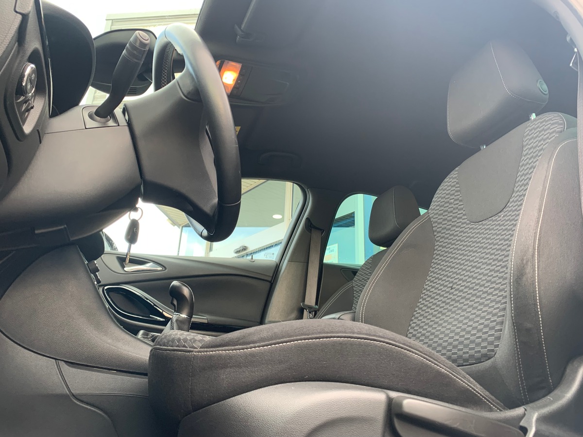 Opel Astra 105 ch | Black Edition | Caméra recul | Régulateur vitesse | Radar de stationnement avant