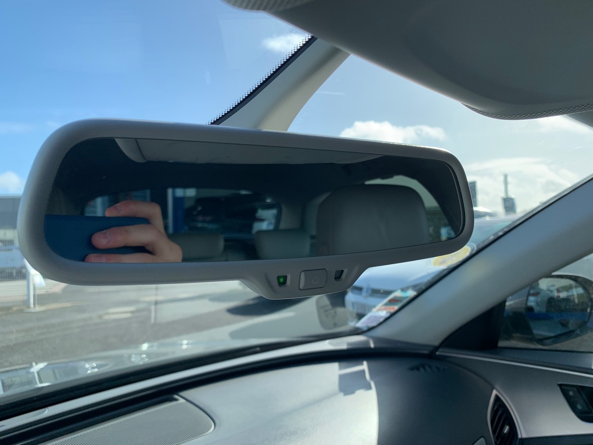 Audi A6 Avant 204 ch | V6 | Radar de stationnement avant arriére | Régulateur vitesse | GPS | Cuir